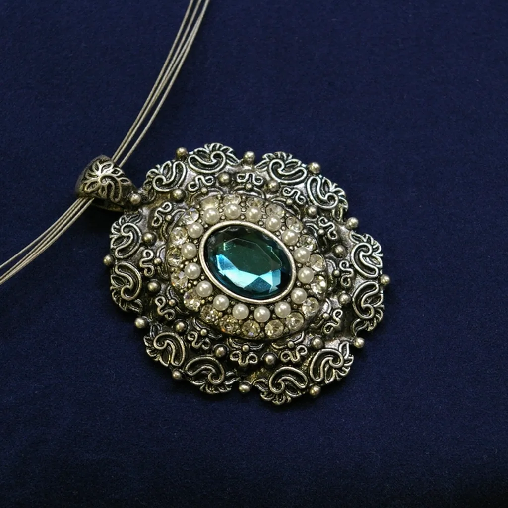 [SJ-SL-712] Silver Filigree Pendant with Blue Topaz